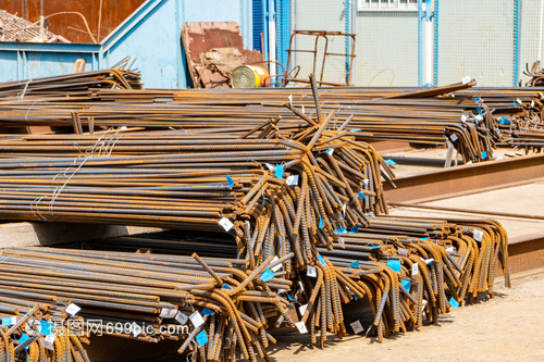工地上建筑鋼筋材料